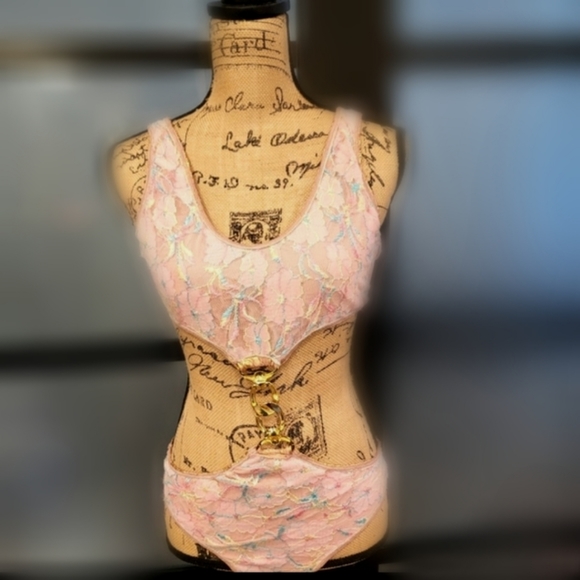 NWT Boutique Women's Rose Gold Monokini high cut sexy one-piece swimsuit 🩱 - Picture 5 of 8